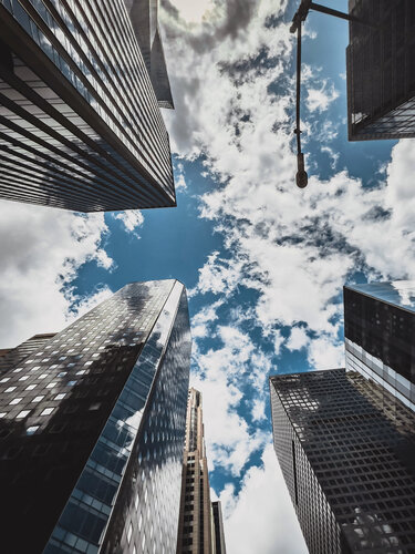 The sky of Manhattan von Fabio Accorrà, Fotografie kaufen auf Singulart