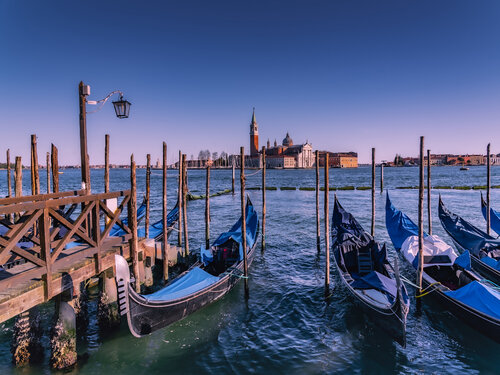 Venice, blue hour van Fabio Accorrà, Fotografie te koop op Singulart