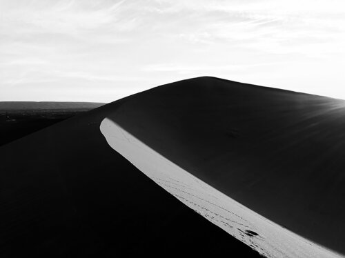 Sun on dunes de Fabio Accorrà, Fotografía a la venta en Singulart