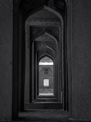 Indian glimpse, B&W Edition di Fabio Accorrà, Fotografia in vendita su Singulart