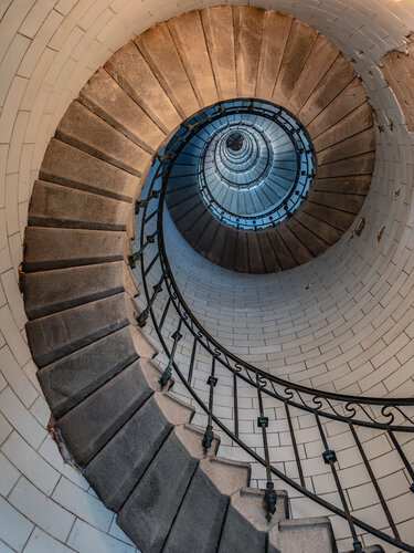 Vortices in to Lighthouse par Fabio Accorrà, Photographie en vente sur Singulart