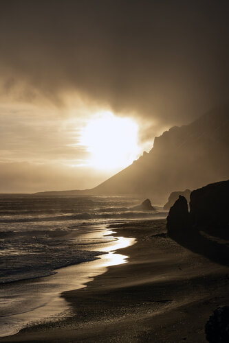 Icelandic coast van Fabio Accorrà, Fotografie te koop op Singulart
