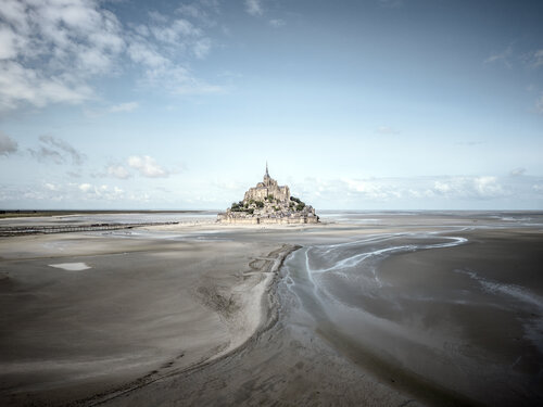 Sand Around Mont Sant Michel van Fabio Accorrà, Fotografie te koop op Singulart