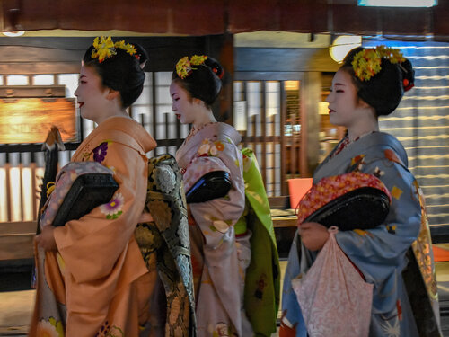 Japanese women von Fabio Accorrà, Fotografie kaufen auf Singulart