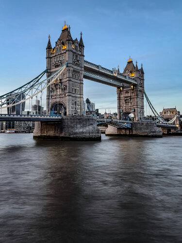 The Tower Bridge van Fabio Accorrà, Fotografie te koop op Singulart