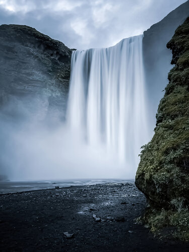 Skogafoss mystic von Fabio Accorrà, Fotografie kaufen auf Singulart