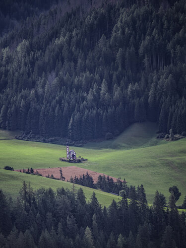 The lonely church di Fabio Accorrà, Fotografia in vendita su Singulart