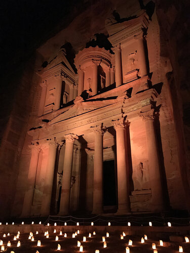 Petra by night de Fabio Accorrà, Fotografía a la venta en Singulart