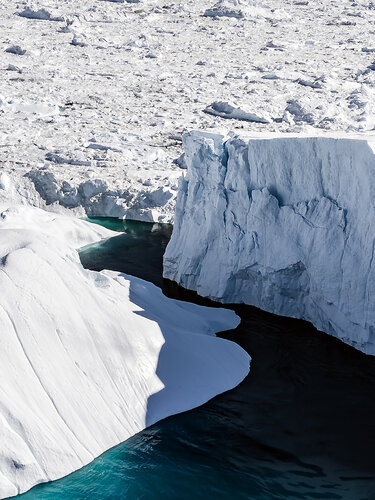 Greenlandic canyon di Fabio Accorrà, Fotografia in vendita su Singulart