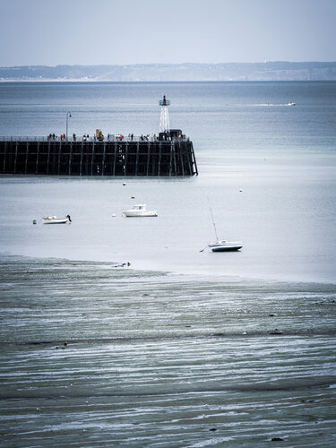 Streaks in the low tide di Fabio Accorrà, Fotografia in vendita su Singulart