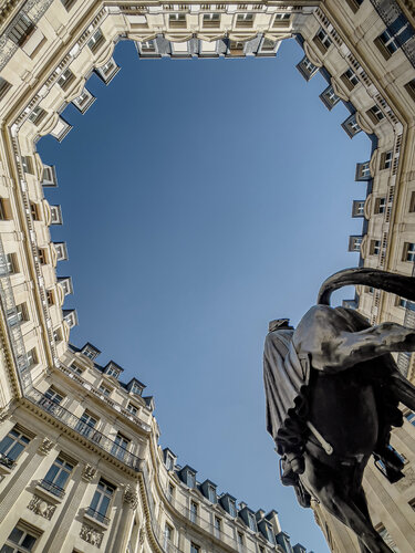 Paris, my Place Edouard VII 1of3 de Fabio Accorrà, Fotografía a la venta en Singulart