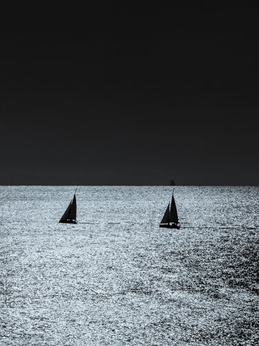 Shadows on the horizon #2 di Fabio Accorrà, Fotografia in vendita su Singulart