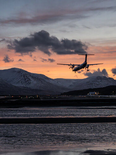 Landing in progress by Fabio Accorrà, 사진 for Sale on Singulart