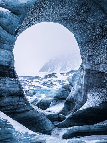 The ice hole von Fabio Accorrà, Fotografie kaufen auf Singulart