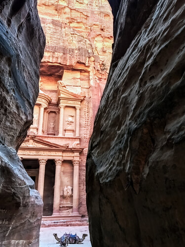 The glimpse of Petra von Fabio Accorrà, Fotografie kaufen auf Singulart