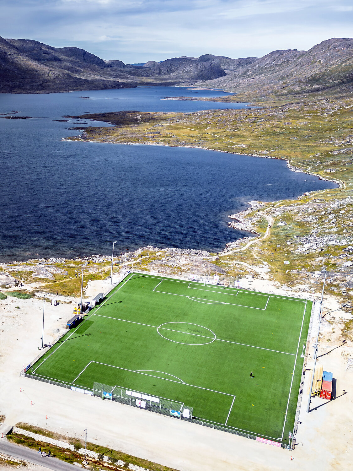 The seaside football pitch Fabio Accorrà Fotografie zu verkaufen