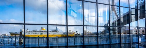Aomori Reflections – Limited Edition 1 of 10,  City Landscape Photography Print – Japan Series von Roy Gonthier, Fotografie kaufen auf Singulart