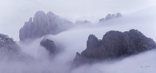 Through the Peaks – Limited Edition 1 of 10, Landscape Photography Print – China Series Roy Gonthier