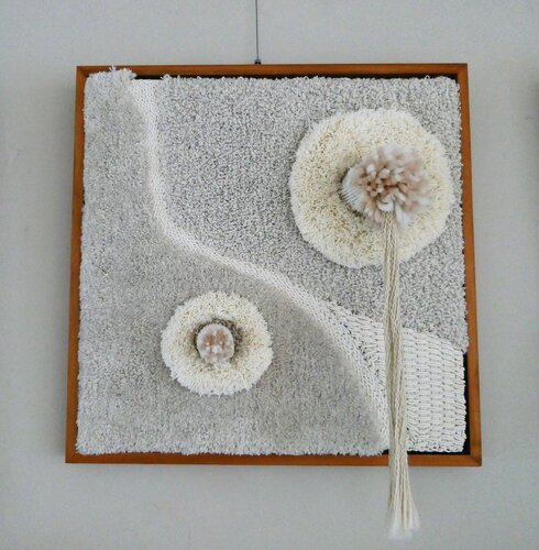 Rumours - Off White II von Jules Vissers, Textil kaufen auf Singulart