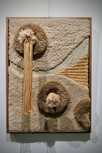 Rumours - Beige & Orange I von Jules Vissers, Textil kaufen auf Singulart