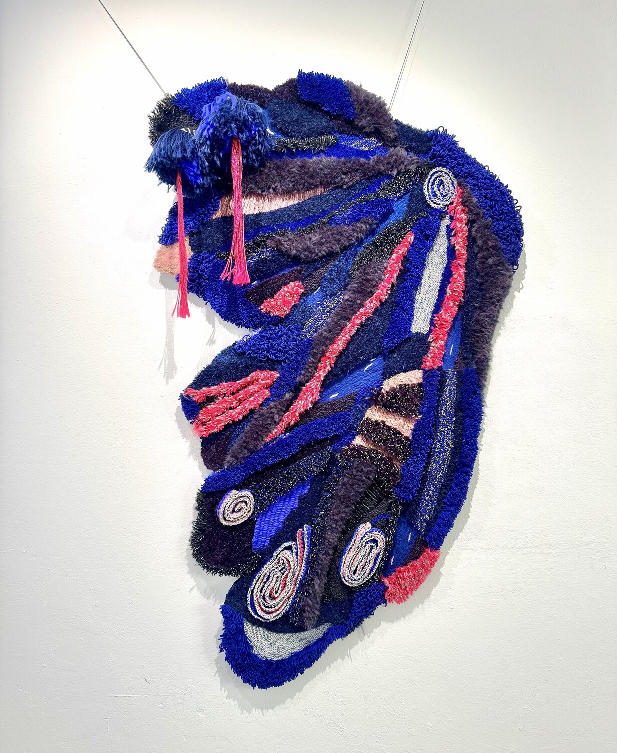 Queen of the Night Jules Vissers Oeuvre textile à vendre