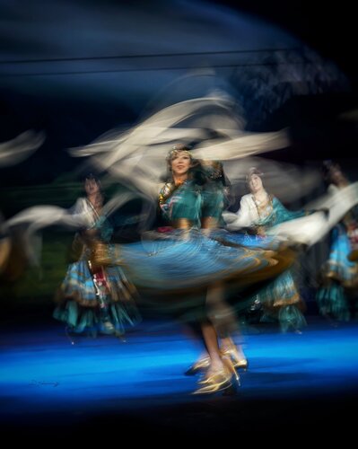 Lijiang Dance di Danny Johananoff, Digitale in vendita su Singulart