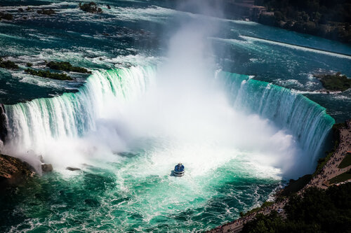 The Roaring Niagara von Heather Hollis, Fotografie kaufen auf Singulart