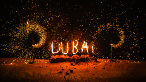 Light Up Dubai 2 de Heather Hollis, Fotografía a la venta en Singulart