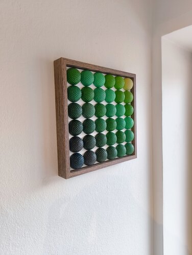 Golfskulptur – Grüner Farbverlauf im Apfelrahmen 28,5 x 28,5 cm van Noah Hummer, Beeldhouwwerk te koop op Singulart