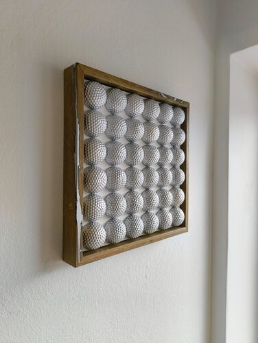 Golfskulptur – Silbernes Kunstwerk im Kupferrahmen 28,5 x 28,5 cm van Noah Hummer, Beeldhouwwerk te koop op Singulart