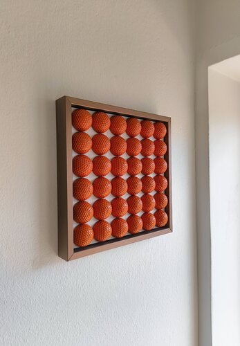 Golfskulptur – Oranger Farbverlauf im Kupferrahmen 28,5 x 28,5 cm de Noah Hummer, Escultura a la venta en Singulart