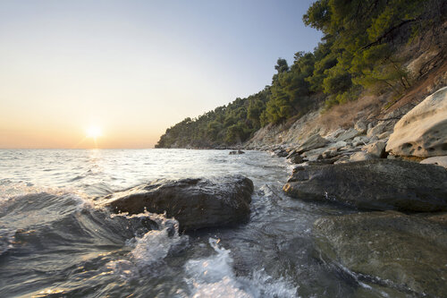 Wild Rock Beach At The Sunse von Michael Lesiv, Fotografie kaufen auf Singulart