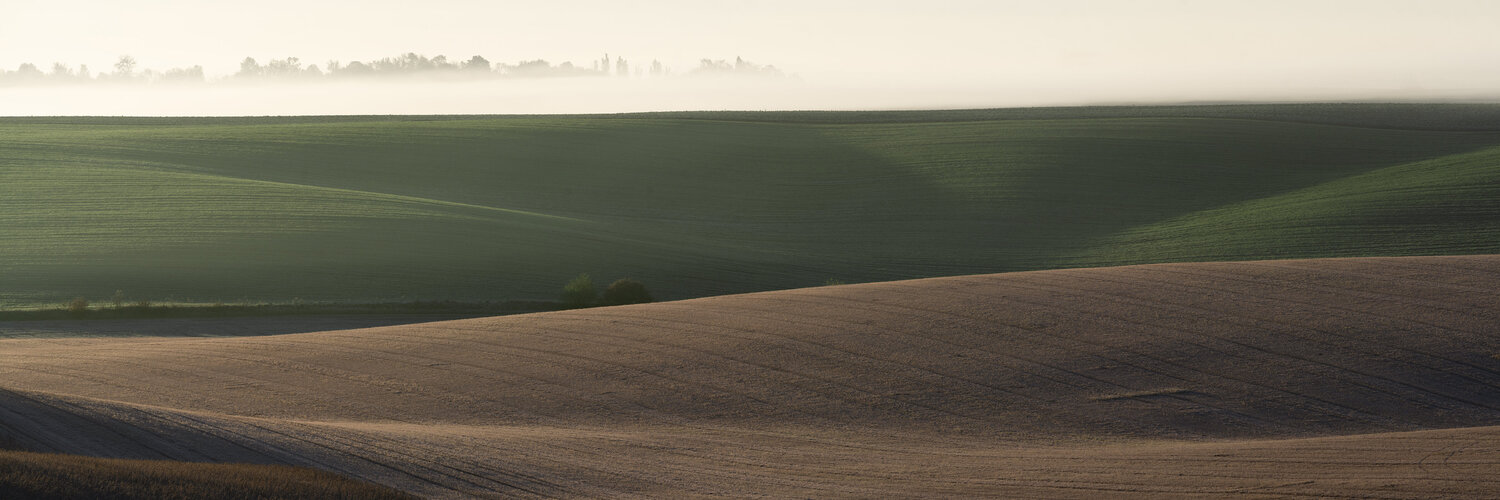Fog Over Village At Cold Autumn Dawn Michael Lesiv Fotografie zu verkaufen