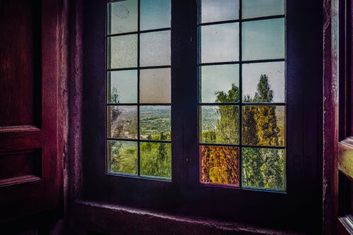 Through Ancient Glass: A Garden in Tivoli di Robert Niemeier, Fotografia in vendita su Singulart