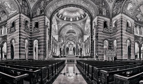 Cathedral Basilica — Aisle of Light von Robert Niemeier, Fotografie kaufen auf Singulart
