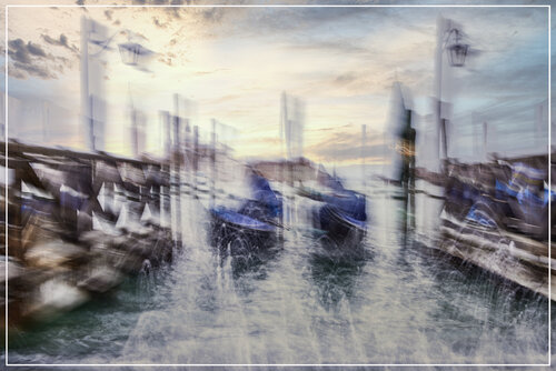 Venedig mit Godoloieren di Walter Adler, Fotografia in vendita su Singulart