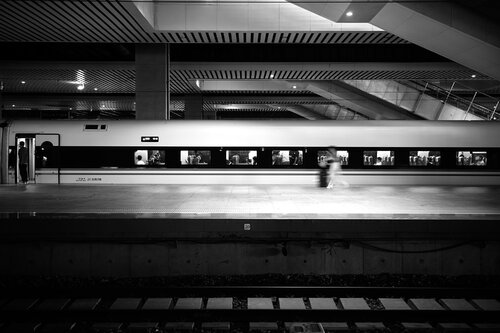 “Whisper of Grass and Dew” di Wei Heng Ren, Fotografia in vendita su Singulart