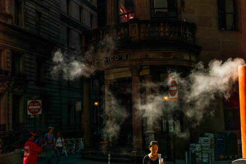 Lady and City smoke de Chervine, Fotografía a la venta en Singulart