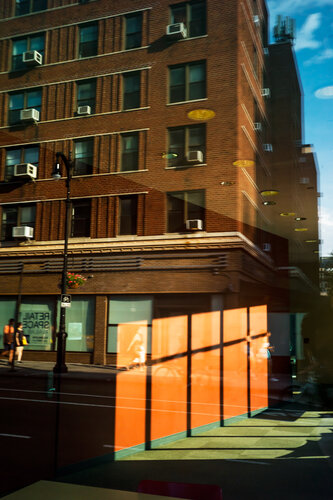 Orange Reflection von Chervine, Fotografie kaufen auf Singulart