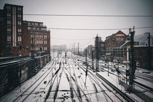 Snowy Station von Markus Hertrich, Fotografie kaufen auf Singulart