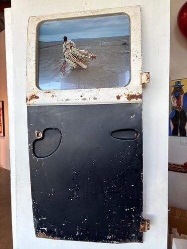Black and White Door van Kathrine Flynn, Schilderij te koop op Singulart
