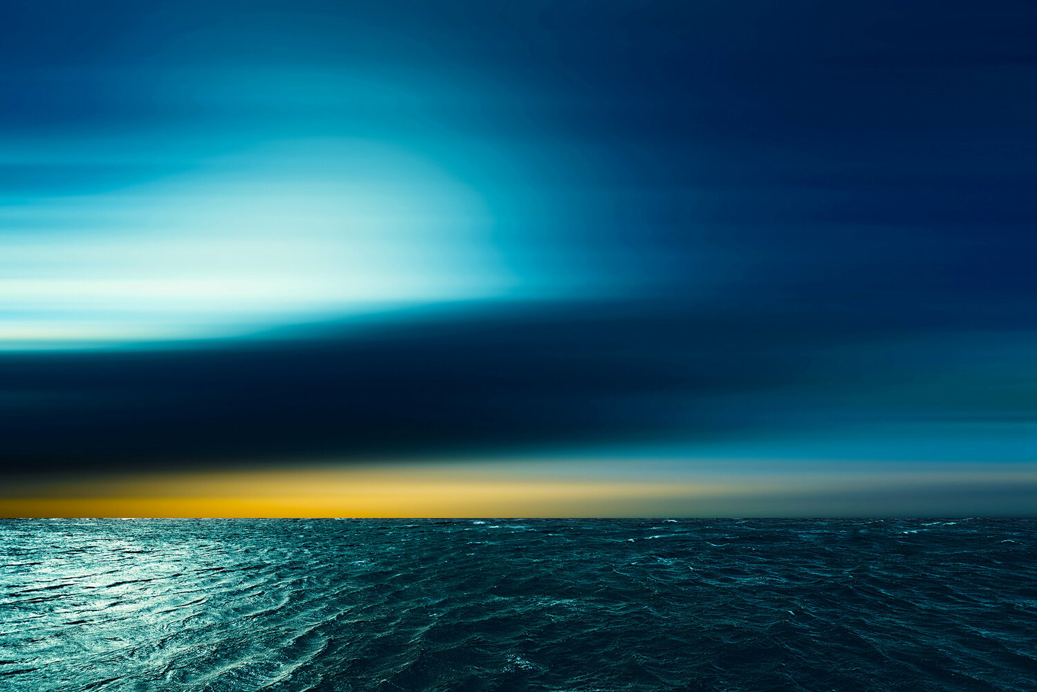 Horizont in Blaugrün und Gelb Holger Mühlbauer-Gardemin Fotografie zu verkaufen