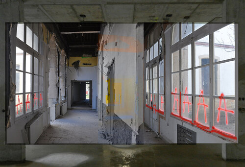 Nowhere... Arpenter les couloirs di Monique VOIRET, Fotografia in vendita su Singulart