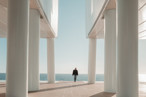High Rise Stroll di KAIRO – Daniel Smith, Fotografia in vendita su Singulart