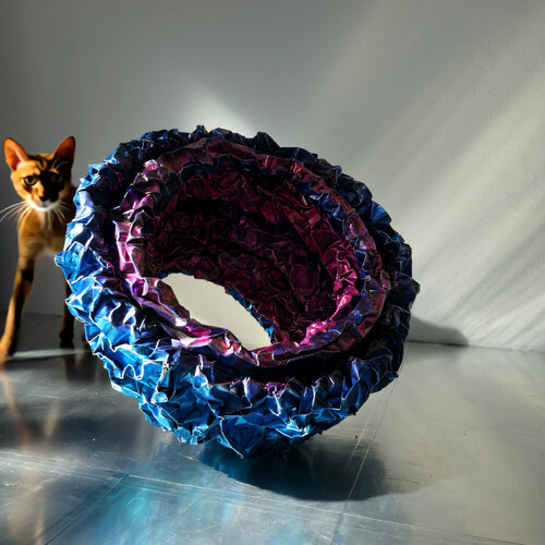 Queer Angle (blue-purble-violett) di Christoph Robausch, Scultura in vendita su Singulart
