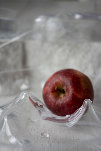 Apple N°4 di Ana Karina Haller, Fotografia in vendita su Singulart