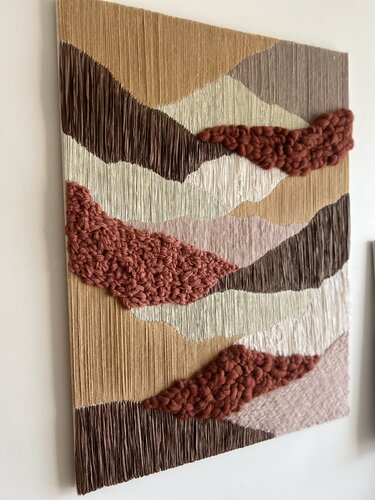 Ardora Tissage mural en laine, soie et fils dorés. Art textile  terracotta, pièce unique van Sandra P.Garcia, Textiel te koop op Singulart