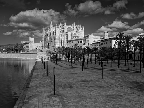 La Seu 1 BW Palma di Pierre Piton, Fotografia in vendita su Singulart