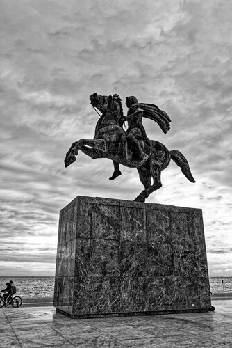 Thessalonique 31 by Pierre Piton, 사진 for Sale on Singulart