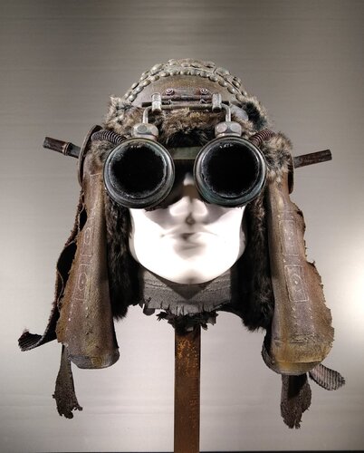 Mongolian Blitz Watcher Headdress von GAD, Andere Medien kaufen auf Singulart